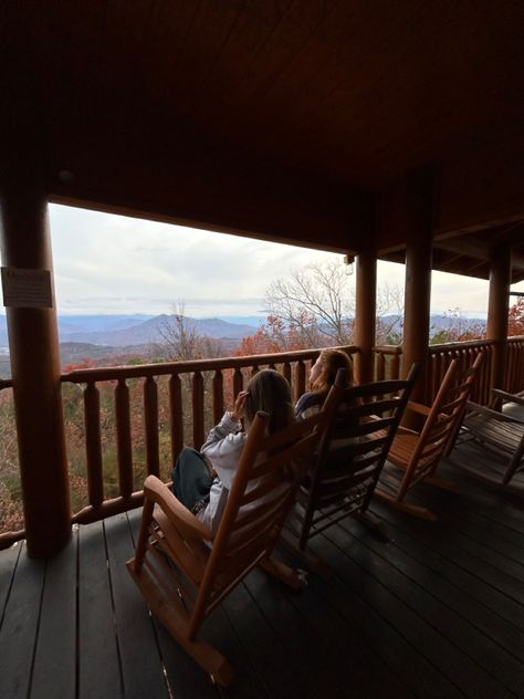 #chill #aesthetic #mountains #cabin #weekend Cabin In Tennessee Mountains, Fall Smoky Mountains, Cabin Vibes Aesthetic, Smokey Mountains Tennessee Aesthetic, Tennessee Mountains Aesthetic, Living In The Mountains Aesthetic, Smoky Mountains Aesthetic, Smokey Mountains Aesthetic, Mountain Living Aesthetic