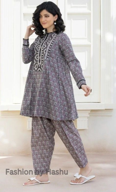 New Lawn Suit Collection fashion by hashu Pakistani Casual Frocks Designs, Desi Frock Style, Air Line Frock Pakistani, Frock Ideas For Women Pakistani, Short Frocks Pakistani Casual, Airline Frock Design Pakistani, Pakistani Short Frocks Design, Pakistani Frocks Casual Cotton, Loan Frock Design