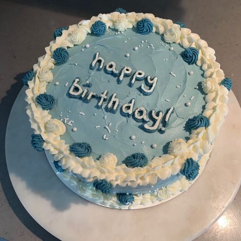 #cake #cakeideas #baking #aesthetic #birthday Summer Birthday Cake, 19th Birthday Cakes, Baking Aesthetic, 14th Birthday Cakes, 15th Birthday Cakes, 17 Birthday Cake, Blue Birthday Cakes, 20 Birthday Cake, White Birthday Cakes