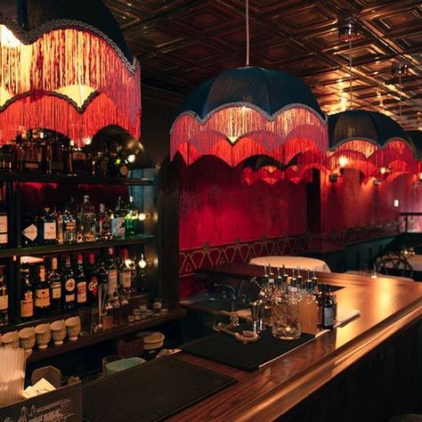 15 Best Speakeasy Bars in the World - Hidden Speakeasies for Prohibition-Style Fun Speakeasy Decor Bar, 1920s Bar, Prohibition Bar, Speakeasy Bars, Speakeasy Decor, 1920s Speakeasy, Speakeasy Party, Easy Bar, Speakeasy Bar