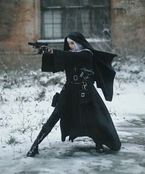 Sister Nun Outfit, Estilo Dark, Military Girl, Dynamic Poses, Action Poses, 인물 사진, Drawing Reference Poses, Art Reference Poses, 그림 그리기