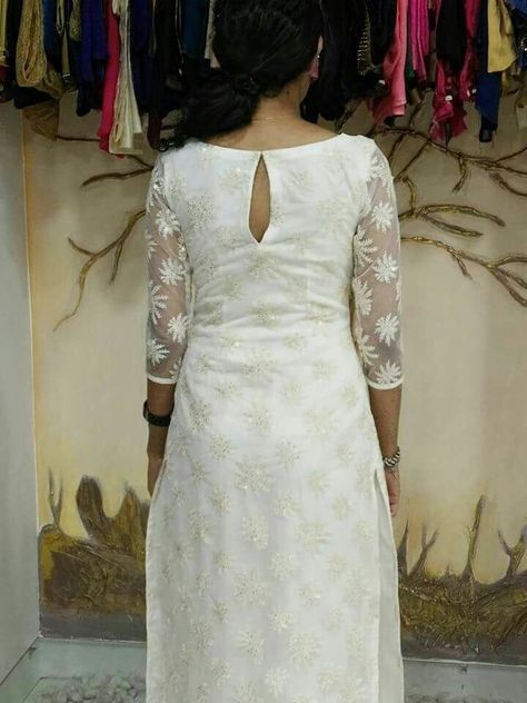 New Churidar Models, Churidhar Designs Neck, Lace Churidar Designs, Simple White Kurti Designs, Off White Churidar Designs, White Kurthi Ideas, White Churidar Designs, Churidhar Model, Chudidhar Designs