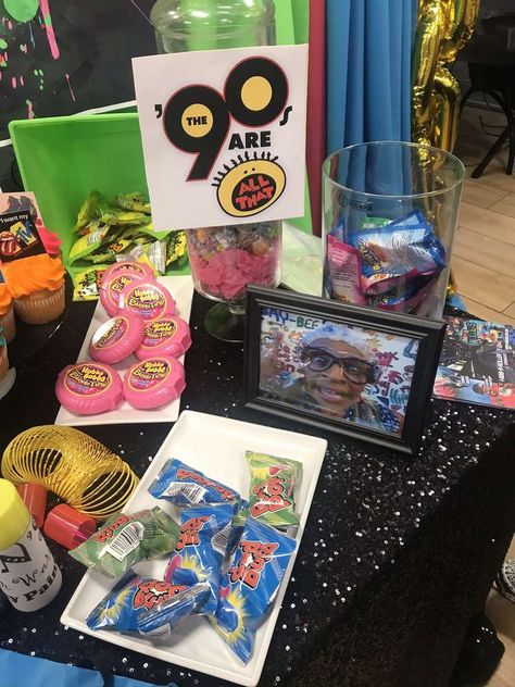 25th Birthday Ideas Themes 90s Party, 90s Throwback Birthday Party, 90s Party Birthday, 90 S Party Decorations, 90s Party Table Decorations, 90s Backyard Party, 90 Decorations Party Ideas, 90s Birthday Decorations, Best 30th Birthday Party Ideas