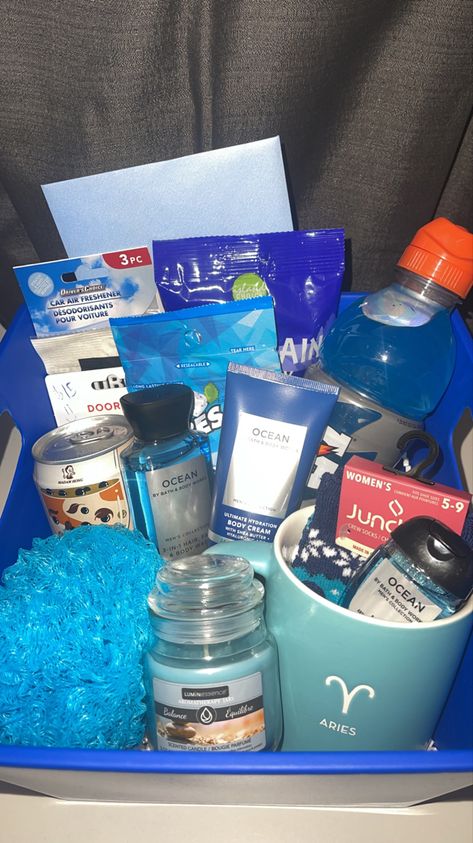 Im Sorry Basket For Boyfriend, Blue Boyfriend Basket, Bf Basket Gift Christmas, Gift Basket Ideas For Men Birthday, Bf Gift Basket Ideas Birthday, Cute Basket For Boyfriend, Blue Valentines Basket, Cute Easter Baskets For Boyfriend, Things To Put In A Gift Basket For Him