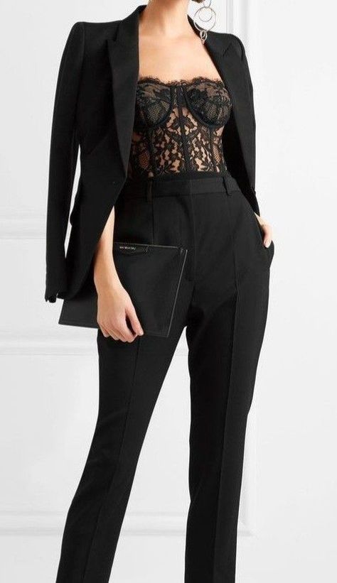 Bra And Suit Outfit, All Black Suit Women Classy, Womens Suit With Lace Bodysuit, Woman In Suits With Corset, Black Formal Suits For Women Classy, Mixing Masculine And Feminine Fashion, Bustier With Blazer Outfit, Suit And Corset Prom, Vogue Party Outfits