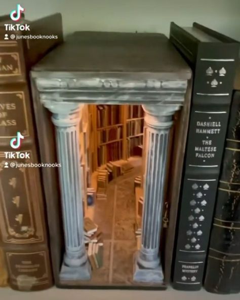 Fimo, Fantasy Bookshelf Ideas, Library Booknook, Booknook Ideas, Ancient Pillars, Tiny Books, Bookshelf Art, Vitrine Miniature, Casa Diy