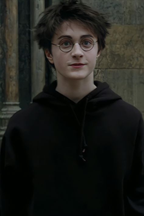 Harry Potter Personajes, Daniel Harry Potter, Harry Potter Hairstyles, Harr Potter, Young Harry Potter, Stile Harry Potter, Wallpaper Harry Potter, Harry Potter Cartoon, Harry Potter Painting