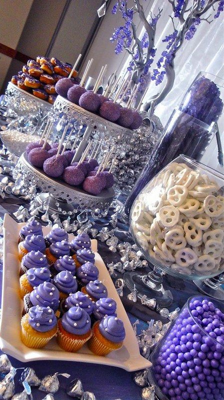 Wedding Dessert Table Diy, Purple Candy Buffet, Diy Wedding Desserts, Sweet 16 Party Themes, Graduation Candy Buffet, Lila Party, Sweet 16 Party Decorations, Buffet Dessert, Sweet Sixteen Birthday Party Ideas