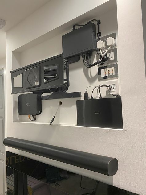 Want to see how we hide all the wires for a mounted tv? Then swipe across!   We ensure to conceal all visible wires for every project whenever possible, as we understand how annoying and unsightly tangled wires can be. Keeping the wires tucked away behind the screen leaves the system looking clutter-free, while still allowing easy access in case of any issues.