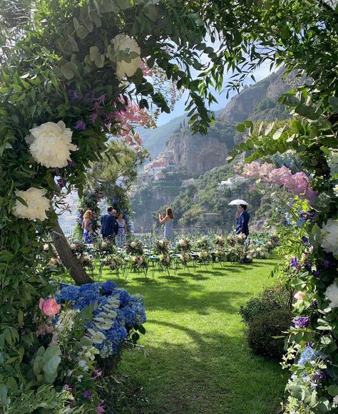 Rugs At Weddings, Positano, Amalfi, Drømme Liv, Wedding Mood, Dreamy Wedding, Italy Wedding, Fairytale Wedding, Pretty Places