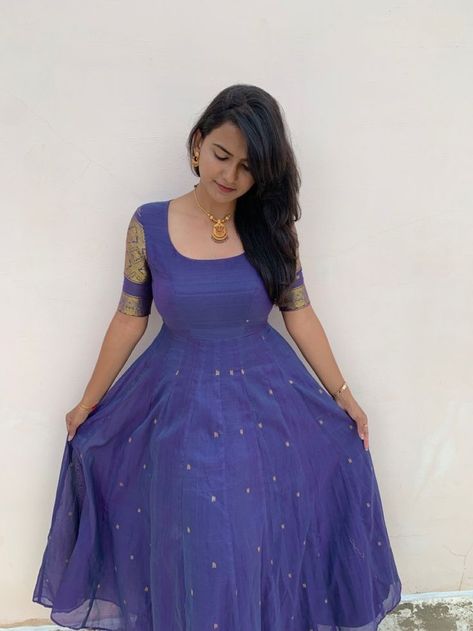 Dress Out Of Saree, Cotton Anarkali Dress, Anarkali Designs, Chudidar Designs, Simple Frock Design, Simple Frocks, Long Gown Design, Gowns Dresses Elegant, Anarkali Dress Pattern