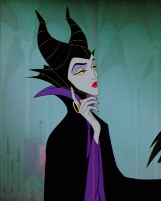 Women Villains, Unique Nail Designs, Female Villains, Villain Character, Pretty Knives, Dark Disney, Disney Villain, Fantasy Props, Disney Villians