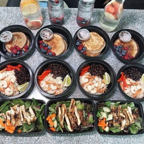 Meal prep Monday #diet #workoutmeals #weightloss #bodybuilding #figure #fitnessaddict #cleaneating #fitness #newyearresolution #fatburn Meal Prep Bodybuilding Women, Bodybuilder Diet For Women, Body Builder Meal Prep, Body Builder Diet, Meal Prep Bodybuilding, Fighter Diet, Bodybuilding Women Diet, Prepping Ideas, Bodybuilding Recipes