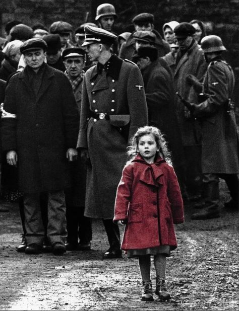 Schindler List, Schindler's List Movie, Schindler’s List, Schindler's List, Beau Film, Black And White Movie, World Movies, Movie Genres, Forrest Gump