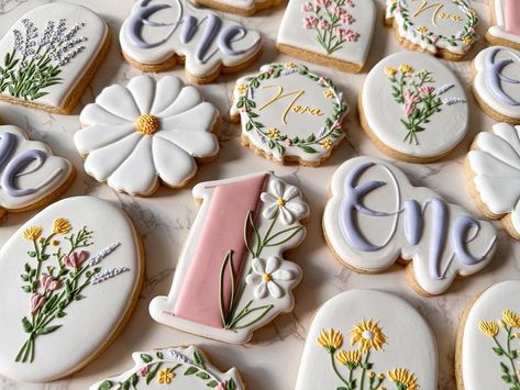 Wildflower Cookies First Birthday, Wildflower Cookies Baby, Wildflower First Birthday Cookies, Wild Flower Cookies, Wildflower Cookies Decorated, Wildflower Sugar Cookies, Wildflower Cookies, Greenery Cookies, Wildflower First Birthday