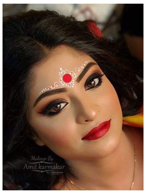 Bridal Makeup Bengali, Bengali Bride Makeup, Bride Makeup Eyes, Bride Bengali, Bengali Makeup, Shoot Makeup, Black Eye Makeup, Indian Bride Makeup, Bridal Art