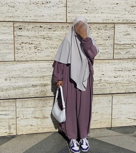 Smart Casual Hijab, Hjab Clothes, Khimar Outfits, Fashion Hijab Style, Islamic Modest Fashion, Islamic Hijab, Outfit Hijab Casual, Estilo Hijab, Stile Hijab