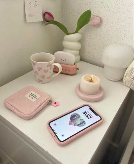 Organisation, Bedroom Ashestic, Pink Desk, Pinterest Room Decor, Girly Room, Pink Life, Pink Vibes, Family Cooking, Room Design Bedroom