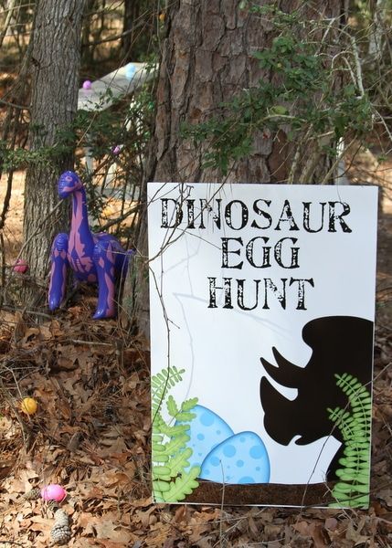 Dinosaur Egg Hunt Party Game | Dinosaur Birthday Party Ideas Dinosaur Egg Hunt, Kid Games Indoor, Dinosaur Birthday Party Ideas, Festa Jurassic Park, Fest Temaer, Dinosaur Birthday Theme, Jurassic Park Birthday, Dinosaur Birthday Party Decorations, Dinosaur Egg