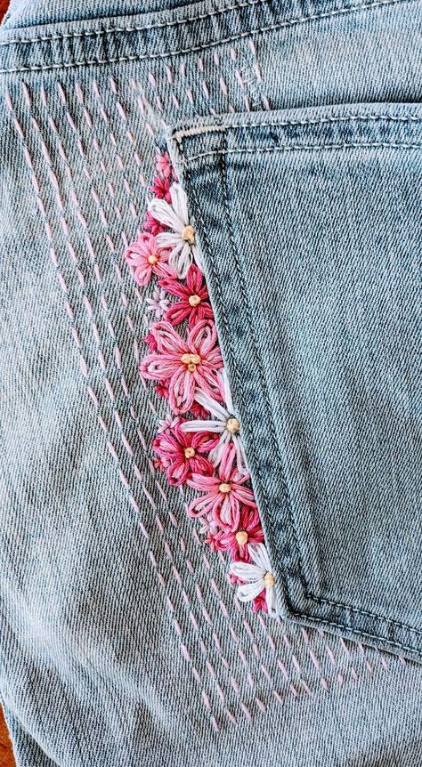 Visible Mending Stitches, Embroidery Jeans Diy, Shashiko Embroidery, Boro Stitching, Mending Clothes, Clothes Embroidery Diy, Decorative Embroidery, Denim Embroidery, Sashiko Embroidery