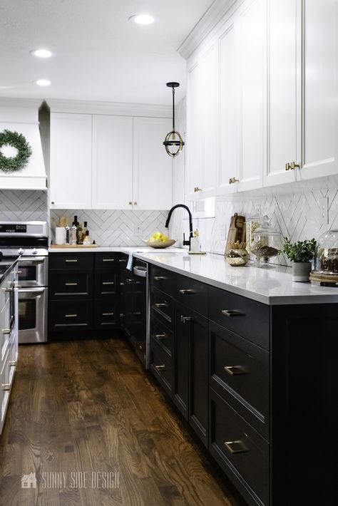 Black White Kitchen Decor, Black And White Cabinets, Black White Kitchen, Black And White Kitchen, White Kitchen Decor, Kitchen Inspiration Design, Black Cabinets, Kitchen Redo, Black Kitchens