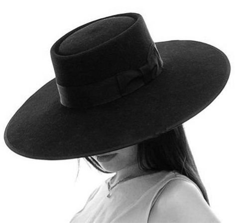 Wide Black Hat, Large Hats For Women, Wide-brim Hat, Flat Hat Outfit, Fedora Hat Aesthetic, Black Hat Aesthetic, Flat Brimmed Hat Women, Large Black Hat, Monroe Hat