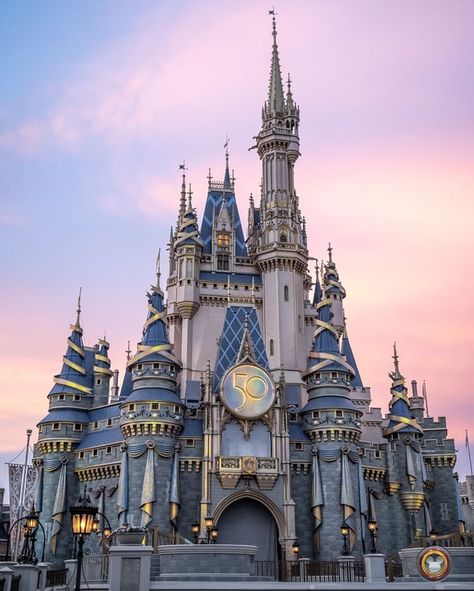 Disney Image Makers | Disney World Photography | Beautiful Cinderella Castle at dusk! ~Bill | Instagram Disney World Photography, Disney World Castle, Castle Disney, Disney Images, Cinderella Castle, Princess Aesthetic, World Photography, Photography Beautiful, Image Makers