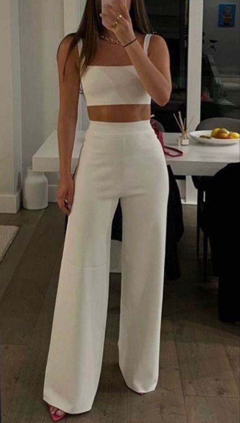Graduation Outfits With Pants, Vegas Outfit Ideas Classy, Banquet Casual Outfit, Birthday Outfit Classy Night, Engagement Party Outfit For Bride Winter, Chic Bachelorette Outfit, Bachelorette Casual Outfit, White Pants And Top Outfit, Petite Party Outfit