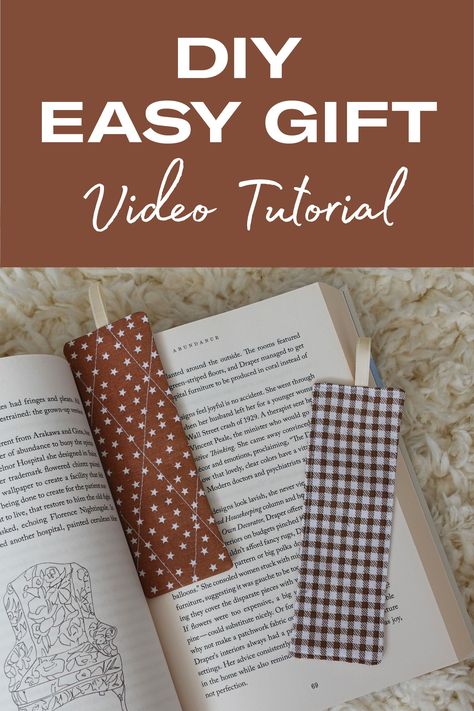 Learn how to sew easy and quick DIY bookmarks with this simple sewing tutorial. This project is perfect for any small scrap pieces of fabric you have in your fabric stash and makes a stylish and budget friendly gift. Bookmark Sewing Pattern Free, Book Mark Sewing, How To Sew A Bookmark, Easy Things To Sew By Hand, Sew A Bookmark, Diy Sewing Baby Projects, Simple Sewing Projects For Beginners Step By Step Free Pattern, Sew Bookmark, Hand Sewn Projects