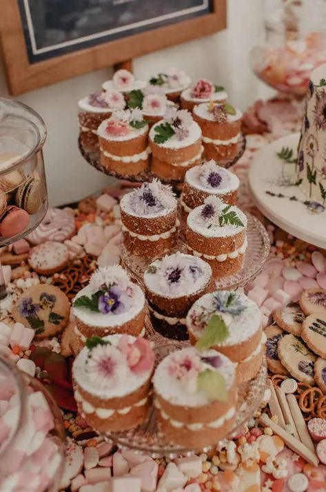 Wedding Cupcakes, Prosecco Wall, Mini Wedding Cakes, Think Food, Garden Party Wedding, Wedding Drink, Marquee Wedding, Wildflower Wedding, Wedding Desserts