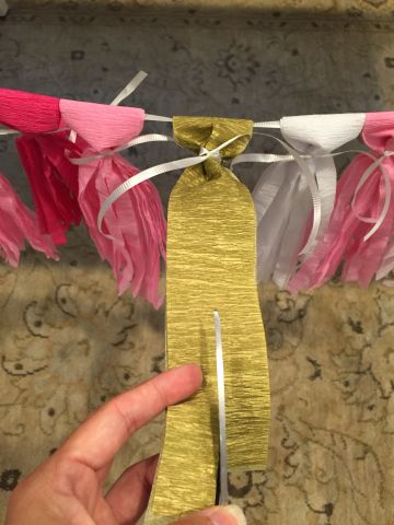 I wanted to make a tassel garland for a baby shower for a friend. I have seen so many cute examples on Pinterest for these using tissue paper, ribbon, etc. Since we sell a wide range of colored cre… Diy Tassel Garland, Diy Girlande, Anniversaire Diy, Fiesta Baby Shower, Tassel Garland, Diy Garland, Trendy Baby, Diy Party Decorations, Diy Birthday