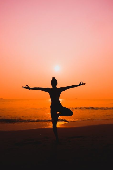 Yoga practice exercise background sea Exercise Background, Yoga Background, Yoga Sanctuary, Background Sea, Yoga Inspiration Photos, Yoga Poses Photography, Abstract People, Outdoor Exercises, Yoga Pictures