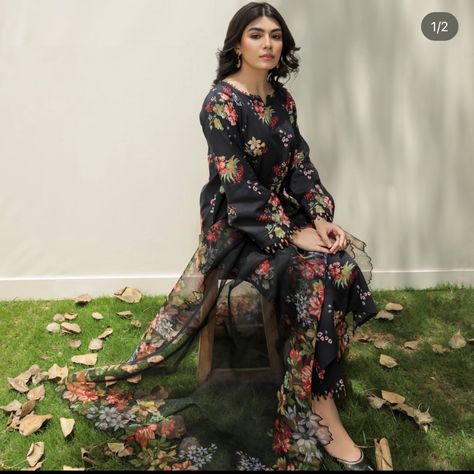 Brand New Black Baroque 3pc Lawn Suit. Perfect For Summer. Chest 21. Size 42. Super Pretty Chic Summer Wear Floral Light Weight Lawn Outfit. Sharara Suit Pakistani, Phulkari Pants, Daytime Glam, Lucknowi Kurta, Gharara Suits, Patiala Salwar Suits, Simple Frock Design, Organza Suits, Bridal Dupatta