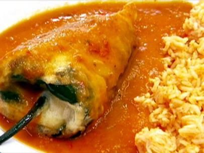 Chili Reano Recipe Chile Relleno, Lausd Recipes, Chile Relleno Recipe, Chili Relleno, Chile Relleno, Latin Food, Mexican Food Recipes Authentic, Recipe Video, Quesadillas