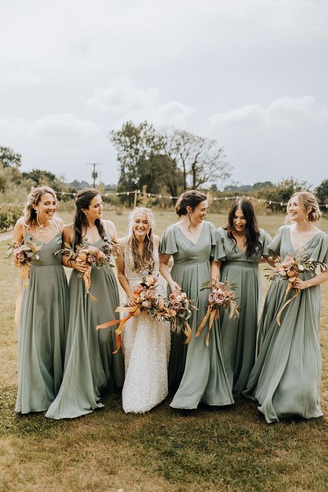 Bridesmaids in thin strap and short sleeve green bridesmaid dresses from TH&TH bridesmaids Woodland Wedding Bridesmaids Dresses, Barn Wedding Bridesmaid Dresses, Bridesmaid Dresses Green, Long Green Bridesmaid Dresses, Country Wedding Bridesmaids, Dried Flower Decor, Blue Bridesmaid Dresses Short, Bridal Parties Colors, Boho Wedding Inspo