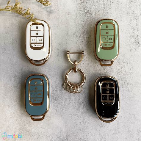 Car Key Decorations, Car Key Keychain, Honda Odyssey Organization, Car Keychain Aesthetic, Car Keys Keychain Ideas, Car Keys Aesthetic, Honda Keychain, Honda Civic Accessories, Honda Accord Accessories