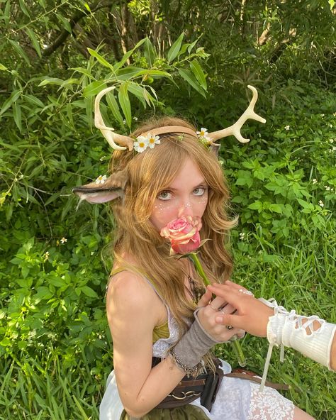 over the brook of the willows..₊˚✧𑁍.ೃ࿔*:･🦌🌲🪻🪷 #fairy #forestcore #fairycore #fairytale #fawncore #renfest #renfaire #fae Summer Halloween Costume, Forest Gremlin, Fairy Elf Costume, Ren Faire Fairy, Lake Fairy, Renfaire Outfit, Aesthetic Halloween Costume, Fairy Costume Aesthetic, Fairytale Costumes