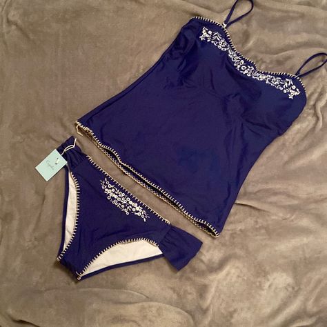 Tankini Cupshe Nwt Swimsuit Blue There Is A String Hanging On Top (See Picture) New With Tag Bundle 3 Items For $15 Mcbling Swimsuit, 2000s Swimsuit, Tankini 2024, Bathing Suit Fits, Tankini Aesthetic, Tankini With Skirt, Navy Blue Swimsuit, Cute Tankinis, Square Neck Swimsuit