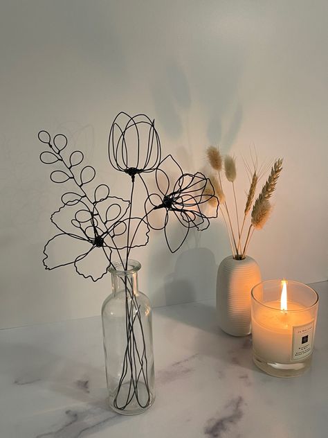 Assemblage Art, Wire Craft, Aesthetic Decoration, Fleurs Diy, Hemma Diy, Astuces Diy, Wire Flowers, Wire Sculpture, Diy Décoration