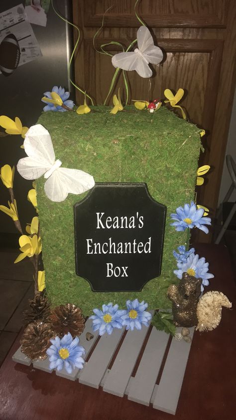 Enchanted Forest Card Box Weddings, Enchanted Forest Birthday Theme Fairies Garden, Enchanted Forest Card Box, Enchanted Forest Theme Quinceanera, Red Quince Theme, Enchanted Forest Centerpieces, Enchanted Forest Theme Party, Enchanted Forest Quinceanera Theme, Enchanted Forest Quinceanera