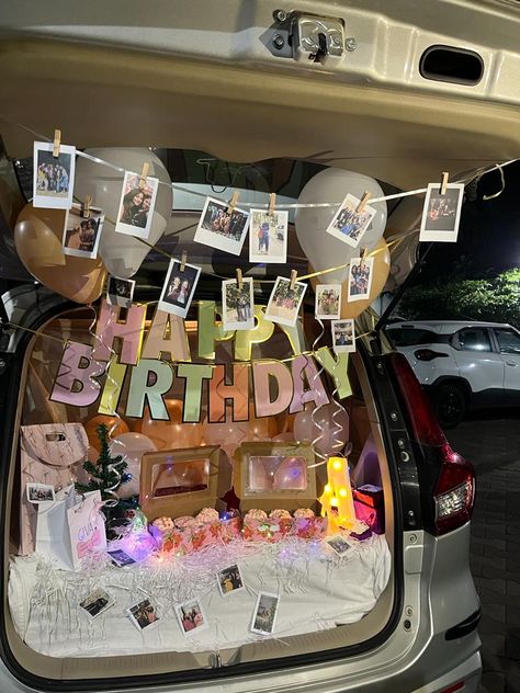 Surprise Party Ideas For Best Friend, Bday Decoration In Car, Car Decoration For Birthday Surprise, Pinterest Manifestation, Birthday Aesthetics, Airplane Birthday Party Decorations, Birthday Surprises For Her, Candy Gifts Diy, Suprise Birthday