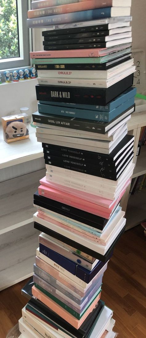 Bts Albums Collection, Lockscreen Photos, Funny Lockscreen, Jimin Rm, Army Room Decor, Army Room, Produk Apple, Images Background, Bts Aesthetic Wallpaper For Phone