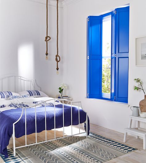 Greek Bedroom, Santorini House, Greek Decor, Blue Shutters, Coastal Living Rooms, Coastal Living Room, Blue Bedroom, White Bedroom, Bedroom Themes