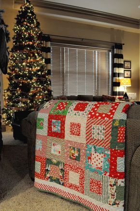 This is a great quilt to use all the scraps! The Little Fabric Blog: My Mom's Christmas Quilt Free Quilt Patterns Christmas, Christmas Quilt Squares, Jelly Roll Quilt Patterns Free Christmas, Simple Christmas Quilt, Easy Christmas Quilts, Christmas Quilts Easy, Easy Christmas Quilt Patterns, Christmas Quilts Ideas Free Pattern, Christmas Quilting Ideas