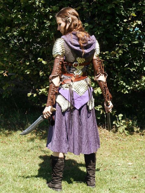 female scale mail armor - Yahoo Image Search Results Renfaire Costume Women, Larp Costumes, Moda Medieval, Costume Viking, العصور الوسطى, Scale Mail, Fest Outfits, Female Armor, Larp Costume