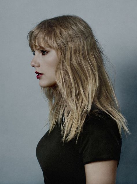 Taylor Swift Iphone Wallpaper, Taylor Swift Haircut, Taylor Swift 2017, Taylor Swift Top, Beautiful Taylor Swift, Estilo Taylor Swift, Taylor Swift Red, Taylor Swift Hair, Red Taylor