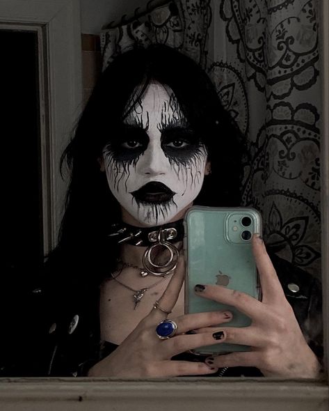 Metal Head Corpse Paint, Metalhead Face Paint, Rogue Makeup Dnd, Corpse Makeup Metal, Corpse Paint Woman, Gothic Metal Aesthetic, Pink Corpse Paint, Black Metal Face Paint, Female Corpse Paint