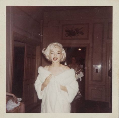 Lana Del Rey, Conceptual Fashion, Jfk Birthday, Hollywood Glamour Photography, Marilyn Monroe Photography, Marilyn Monroe Poster, Americana Aesthetic, Kodak Photos, Marilyn Dress