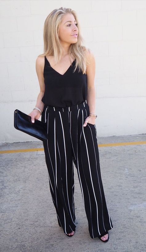 Black And White Pinstripe Pants Outfit, Black And White Stripe Pants Outfit, Wide Leg Striped Pants Outfit, Black White Striped Pants Outfit, Black And White Pants Outfit Striped, Striped Trousers Outfit Women, Hairdressers Outfits, Black Striped Pants Outfit, Black And White Striped Pants Outfit