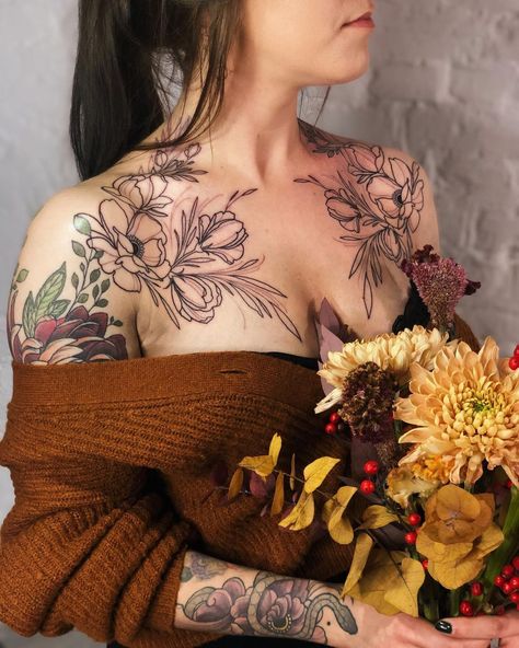 Tattoo Lining, Tattoo Loreen, Lining Tattoo, Brust Tattoo Frau, Max Tattoo, Shading Tattoo, Tattoo Advice, Bauch Tattoos, Script Tattoo